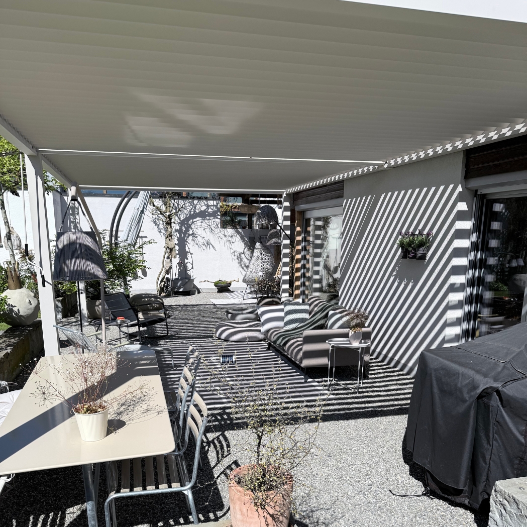 Weide Pergola 4x8m | Voll-Aluminium | elektrisches Lamellendach & LED-Beleuchtung | Ivory Sand – Bild 4